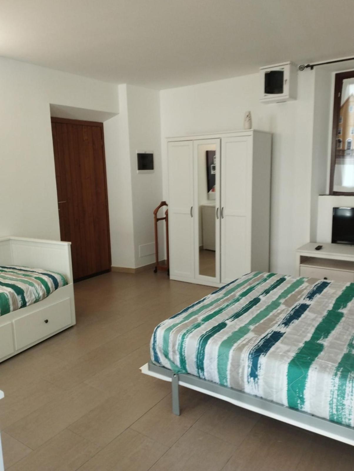 Ferienwohnung Aurora House. Abbadia Lariana Exterior foto